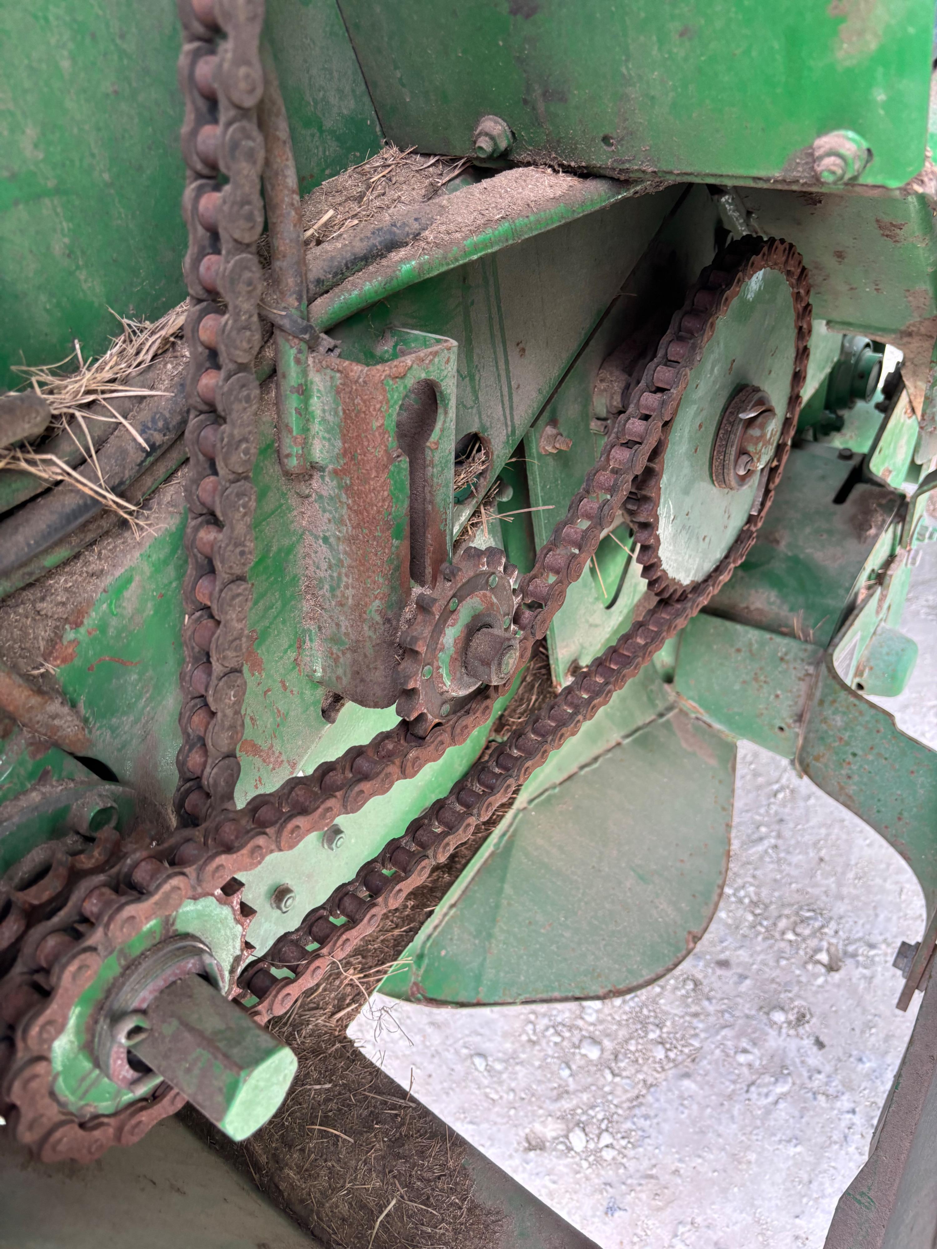 John Deere 556 Hay Baler