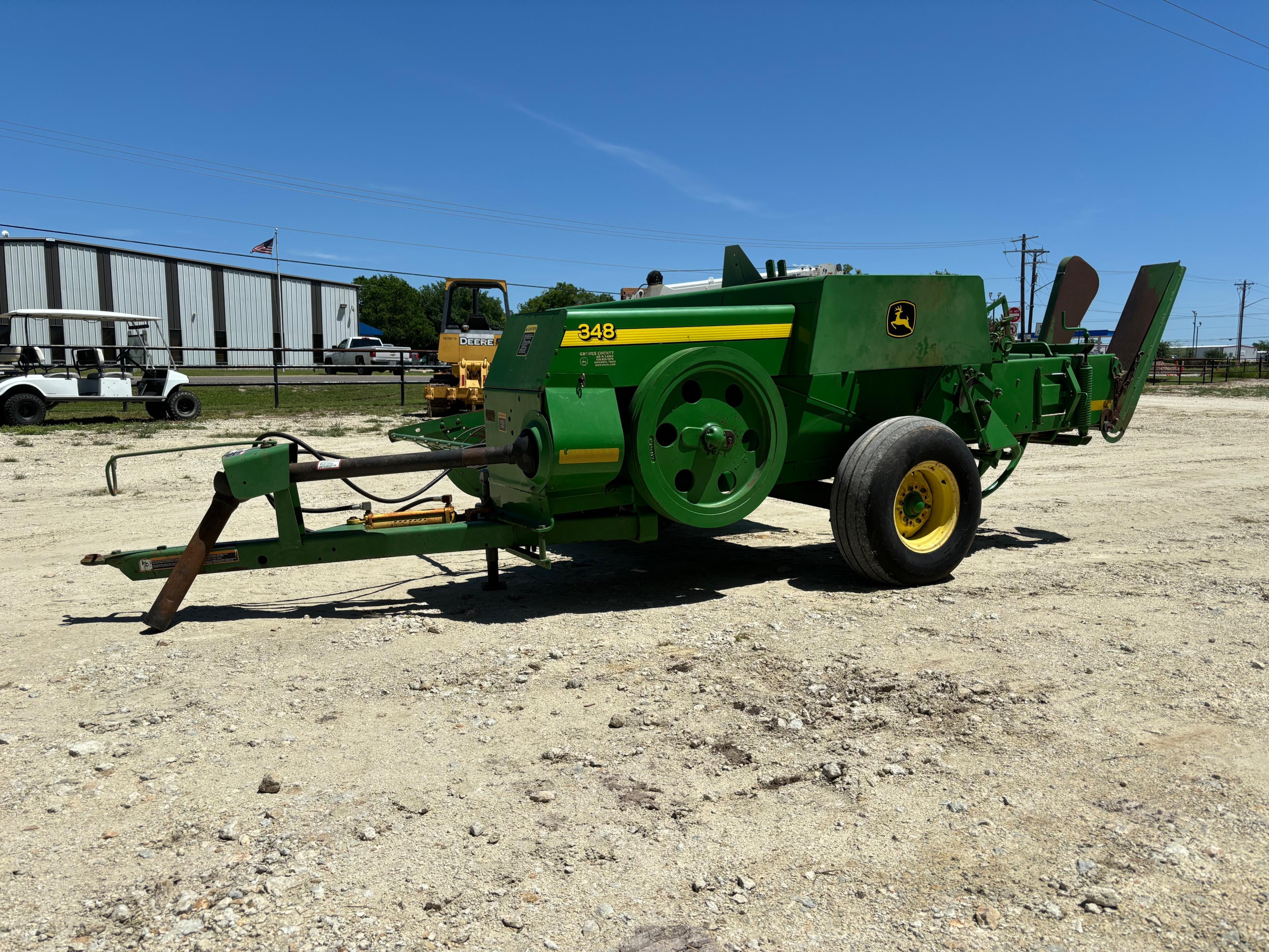 John Deere 348 Square Baler