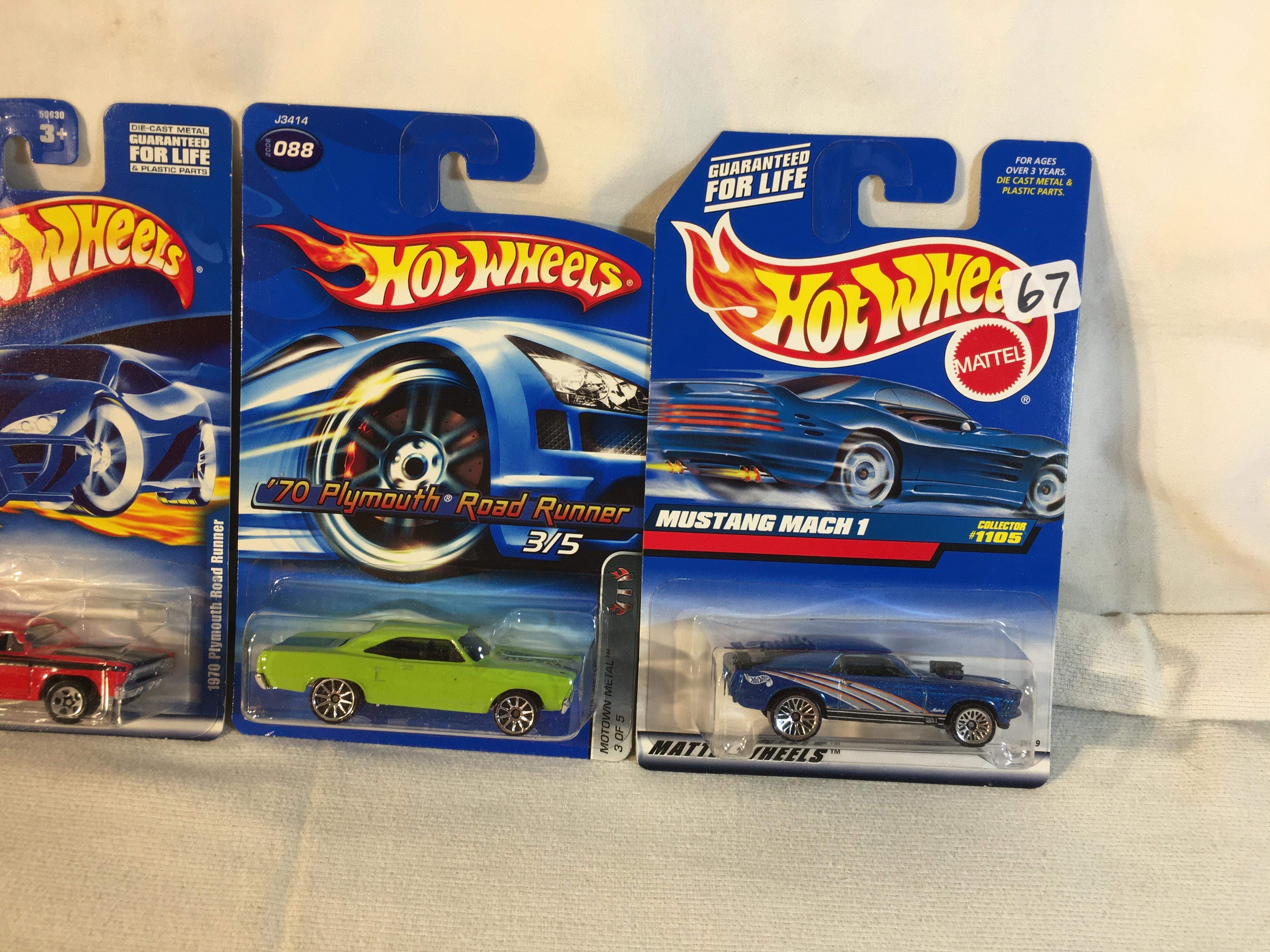 Lot of 4 Pcs Collector New in Package Hot wheels Mattel 1/64 DieCast Meta Cars - See Pictures