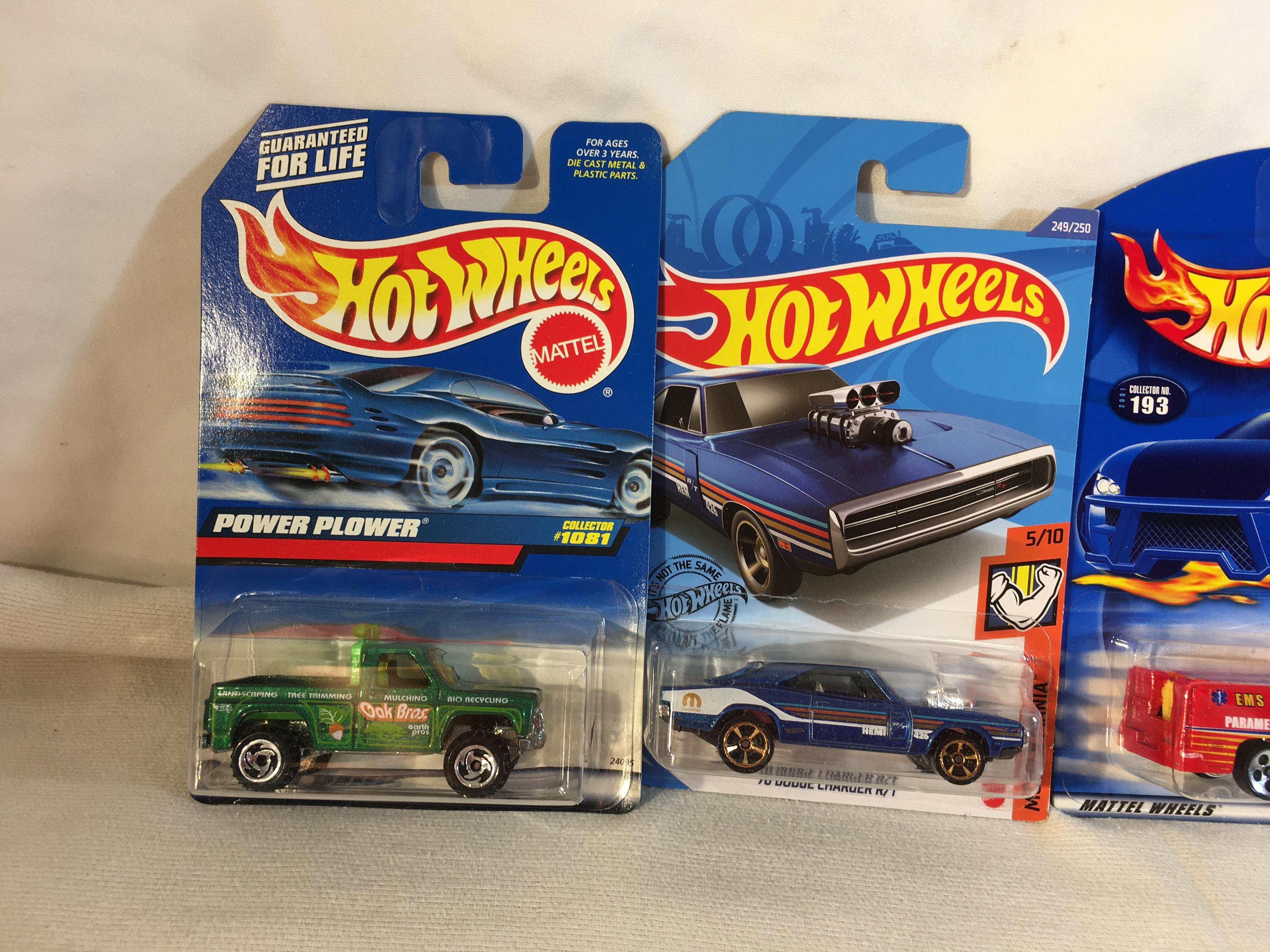 Lot of 4 Pcs Collector New in Package Hot wheels Mattel 1/64 DieCast Meta Cars - See Pictures