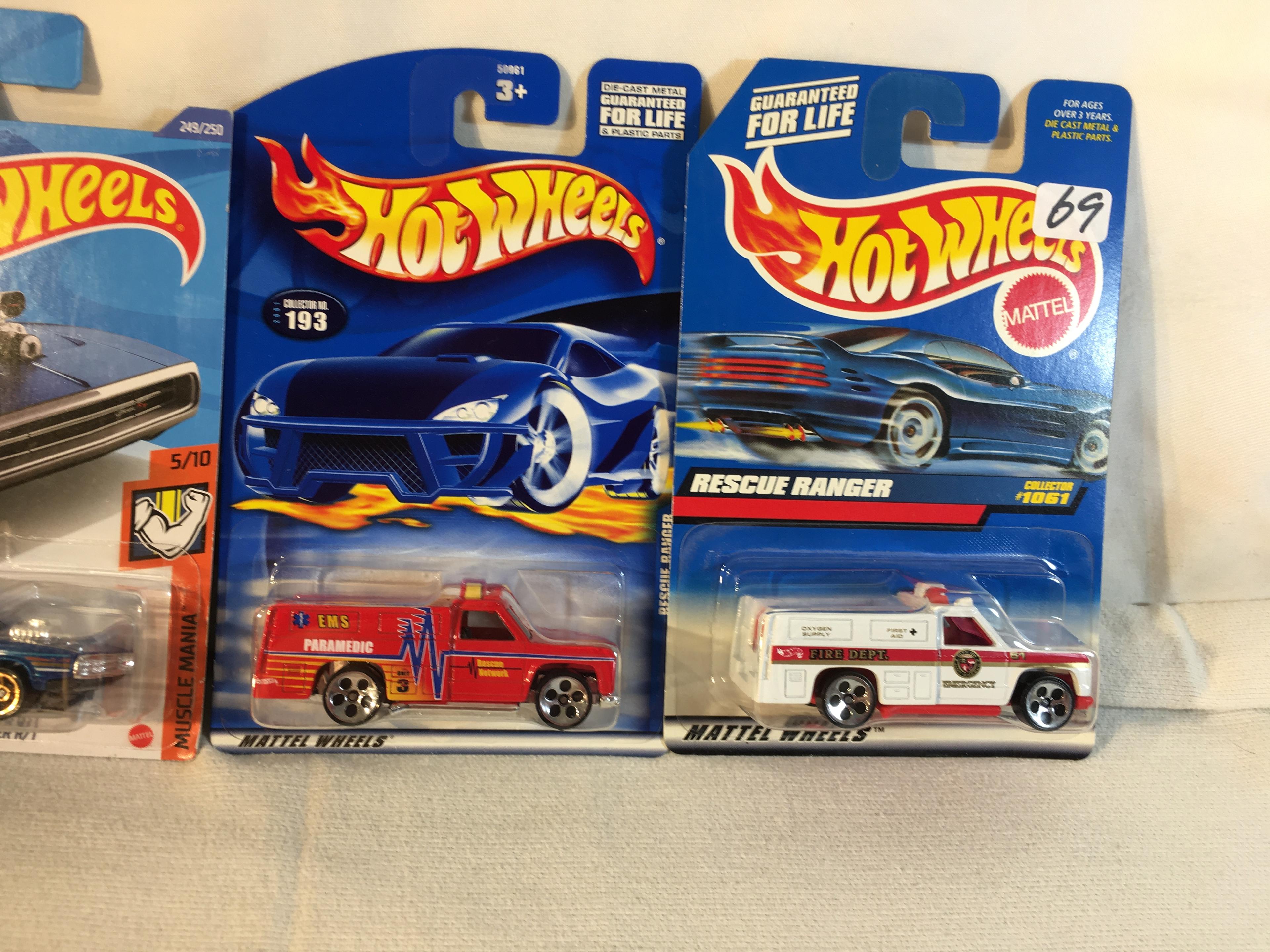 Lot of 4 Pcs Collector New in Package Hot wheels Mattel 1/64 DieCast Meta Cars - See Pictures