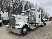 2017 KENWORTH W900 Serial Number: 1XKWD49X2HR153125