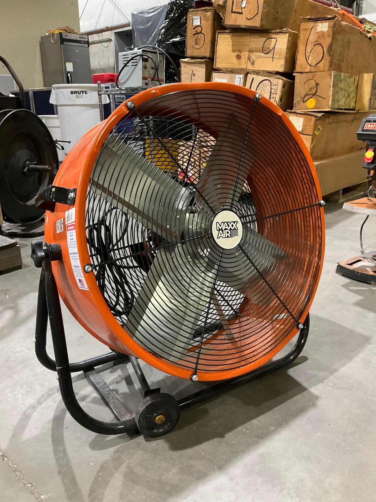 UNUSED 24in MAX AIR PORTABLE BARREL FAN