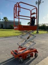 2015 SNORKEL SCISSOR LIFT MODEL S3008P, ELECTRIC, APPROX MAX PLATFORM HEIGHT 8FT, BUILT IN BATTERY