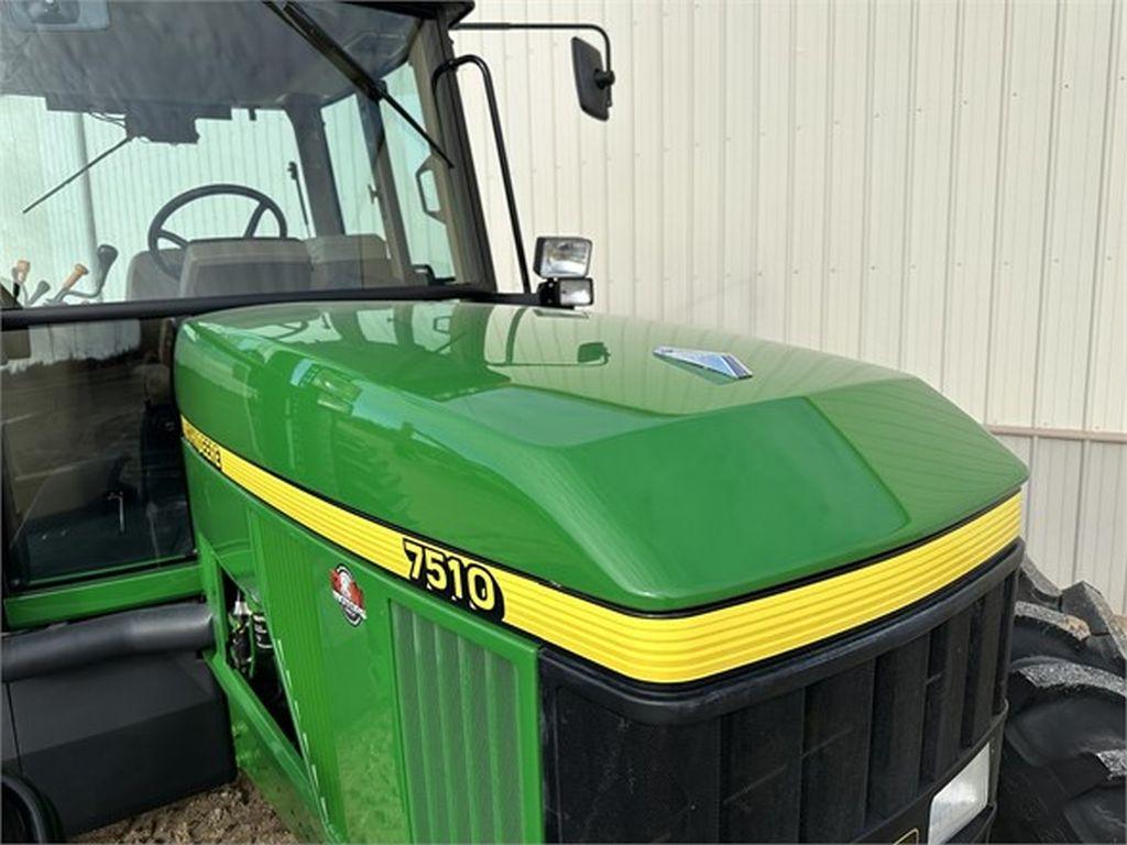 2002 JOHN DEERE 7510