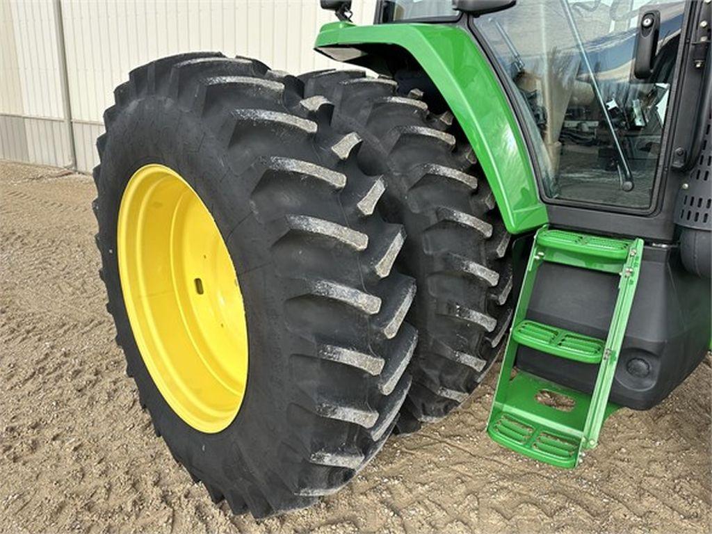 2002 JOHN DEERE 7510