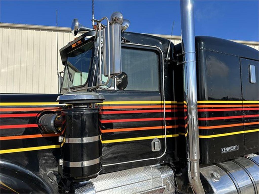 1981 KENWORTH W900A