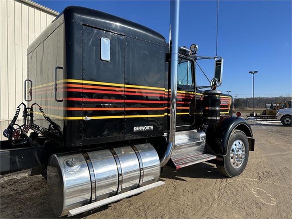 1981 KENWORTH W900A