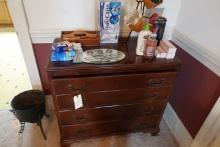 CIRCA 1950 MAHOGANY 4 DRAWER CHEST WITH PULL OUT TRAY TOP MEASURES 36 X 19