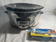 Bella Crockpot/ Slow Cooker With Lid / Reynolds Slow Cooker Liners