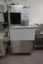 HOSHIZAKI ICE MACHINE W/BIN