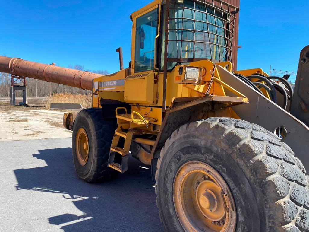 Volvo L120C Wheel Loader, Pin No. L120CV61861, 47,154 Hours, w/ Street Sweeper Attachment