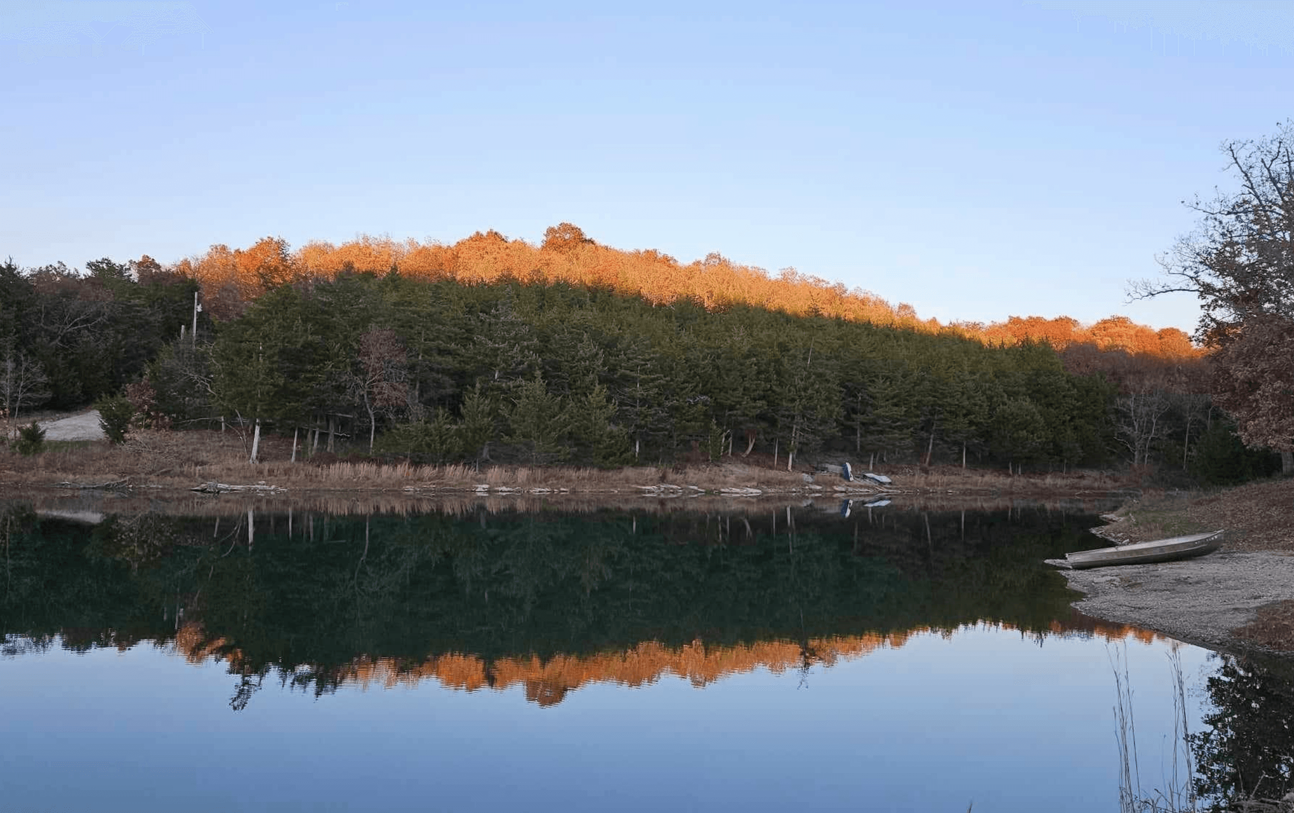 Camp at Twin Oaks Harbor in St. Clair County, Missouri!