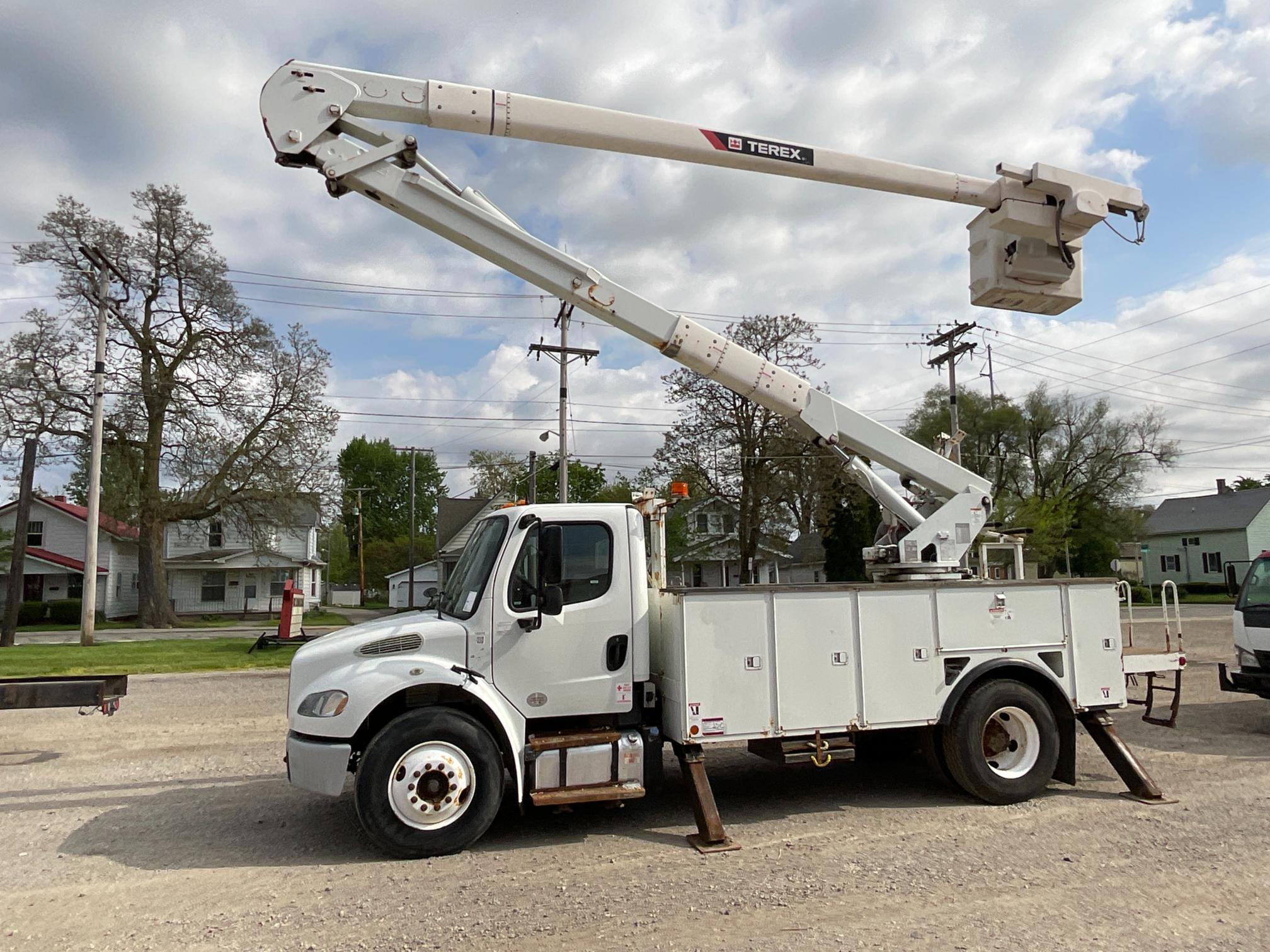 2014 Freightliner M2106 Bucket Truck