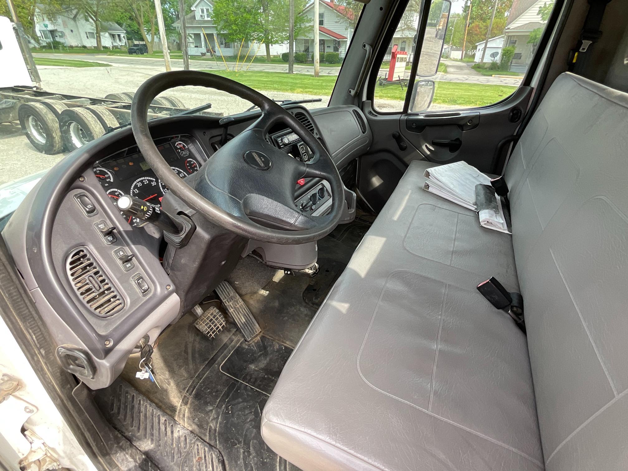 2014 Freightliner M2106 Bucket Truck