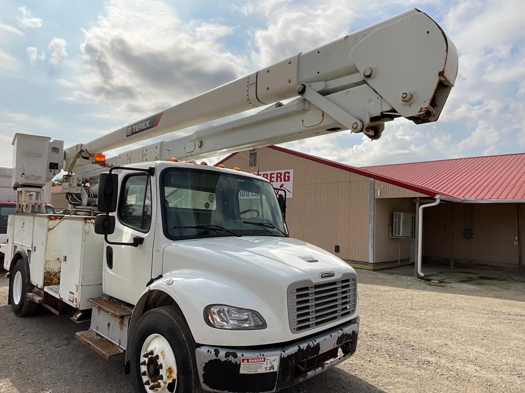 2014 Freightliner M2106 Bucket Truck