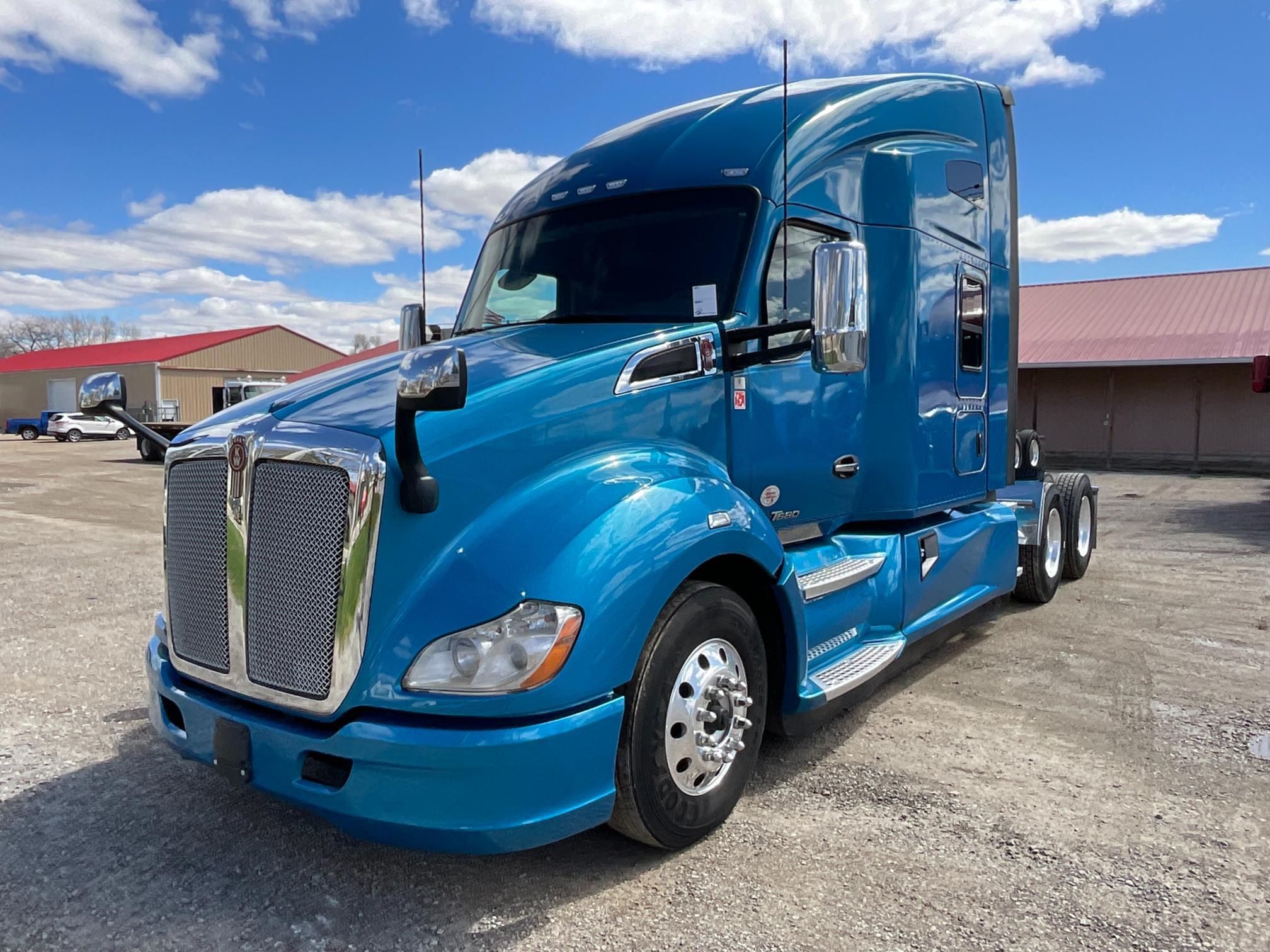 2022 Kenworth T680 Sleeper