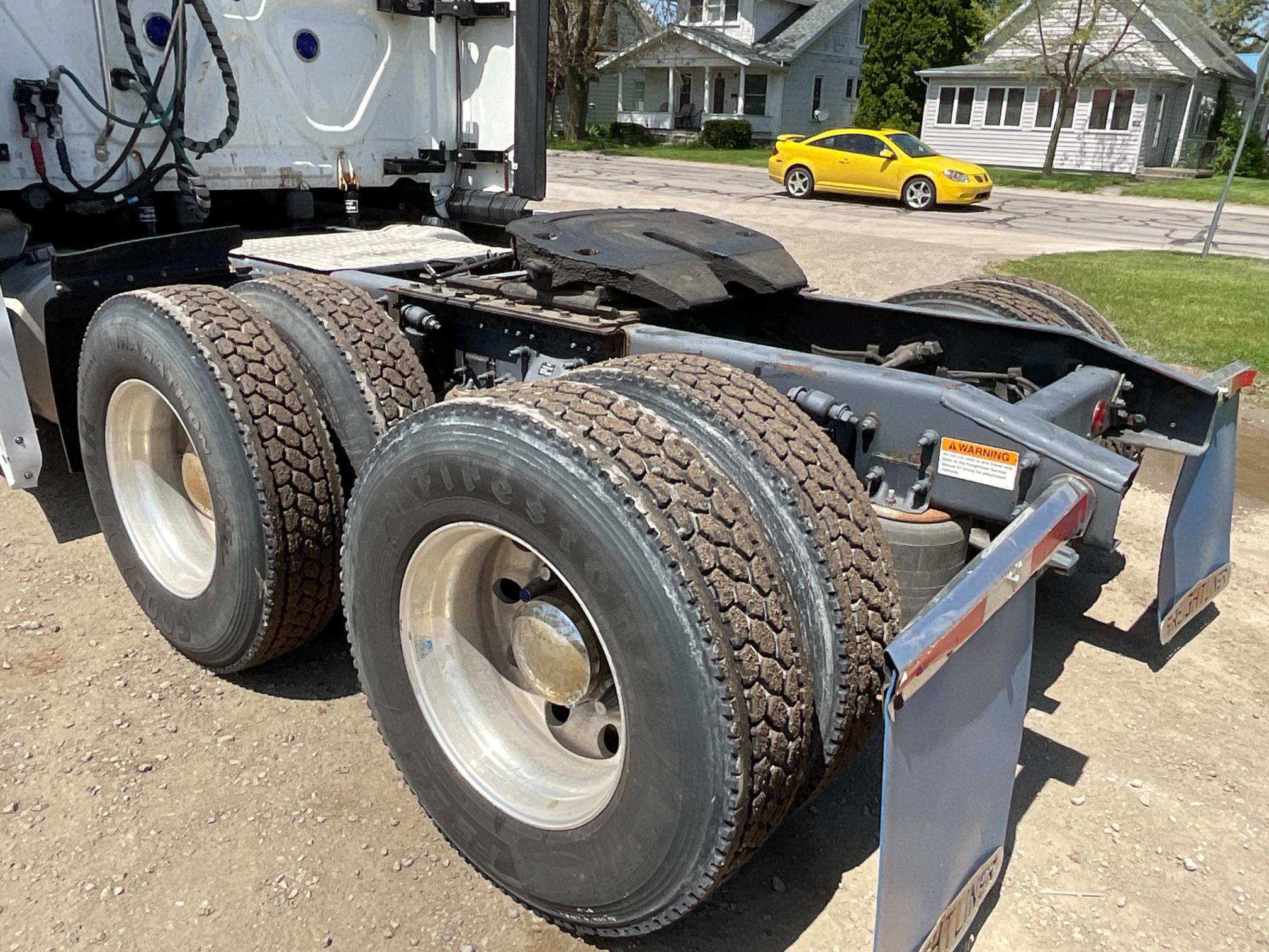 2015 Freightliner CA125 Sleeper