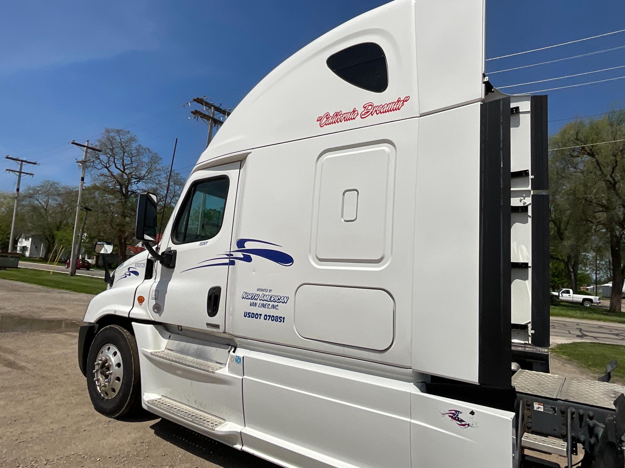 2015 Freightliner CA125 Sleeper