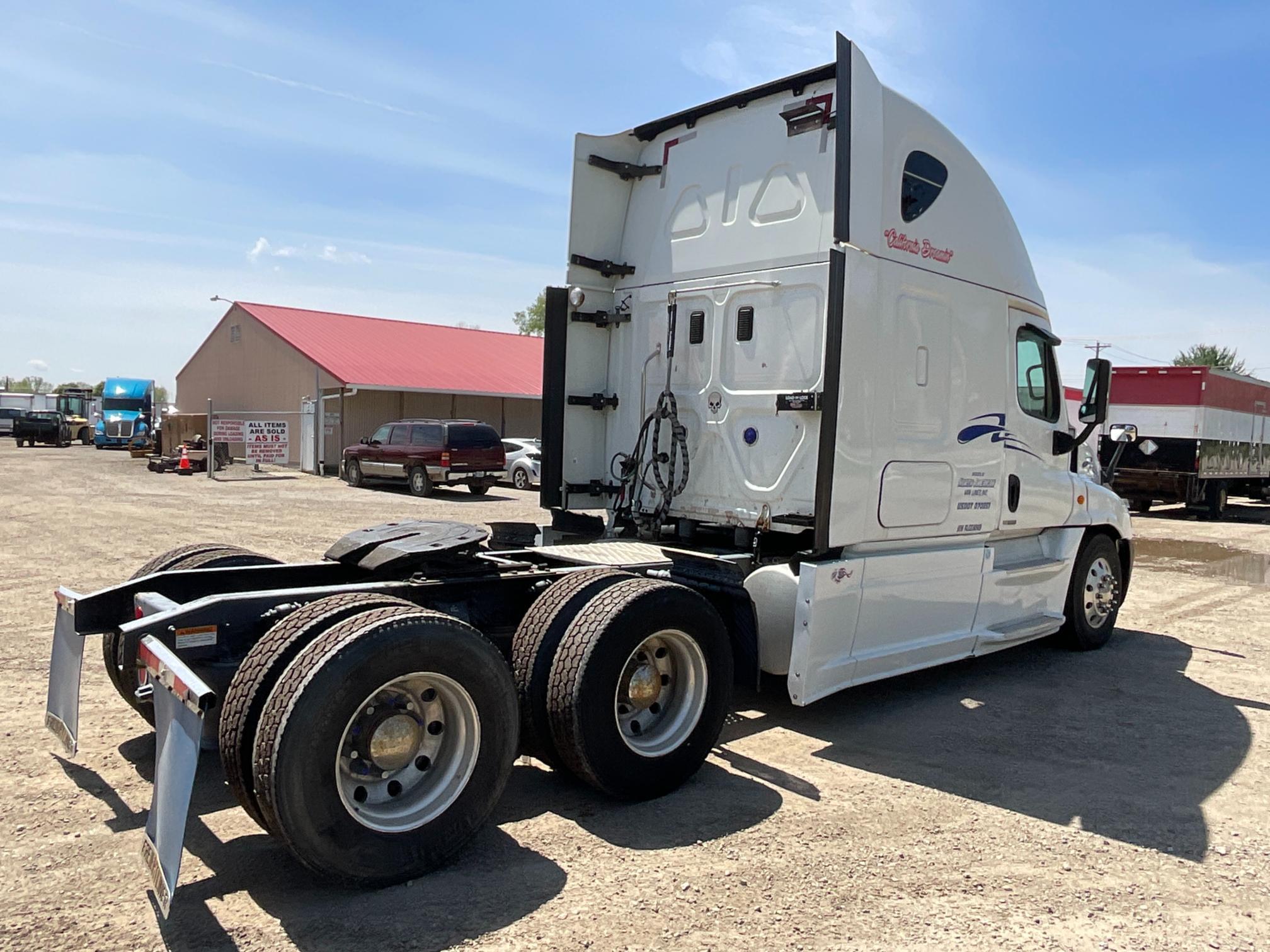 2015 Freightliner CA125 Sleeper