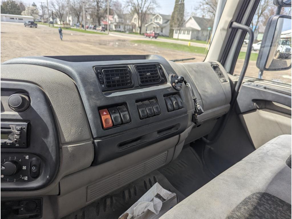 2013 Kenworth K370 Box Truck