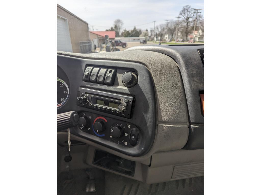 2013 Kenworth K370 Box Truck