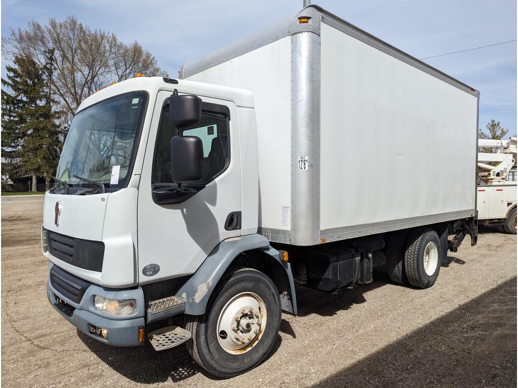 2013 Kenworth K370 Box Truck