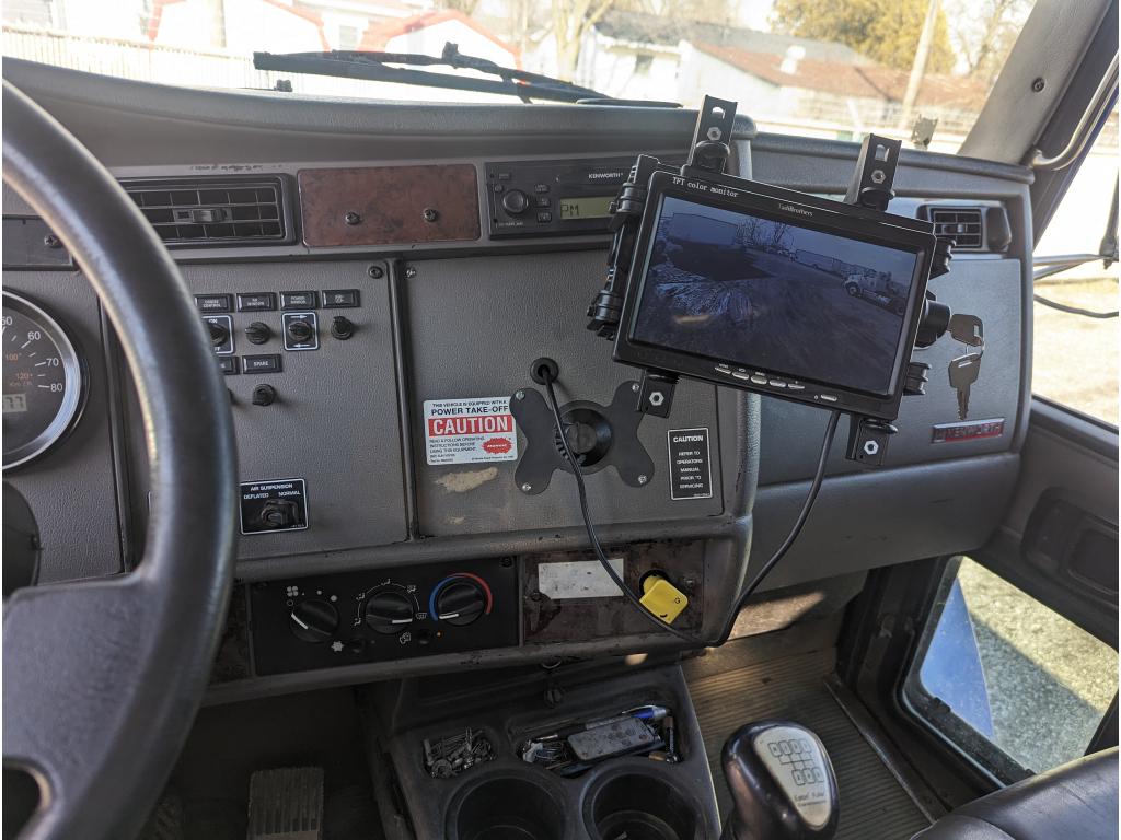 2005 Kenworth T300 LP Truck