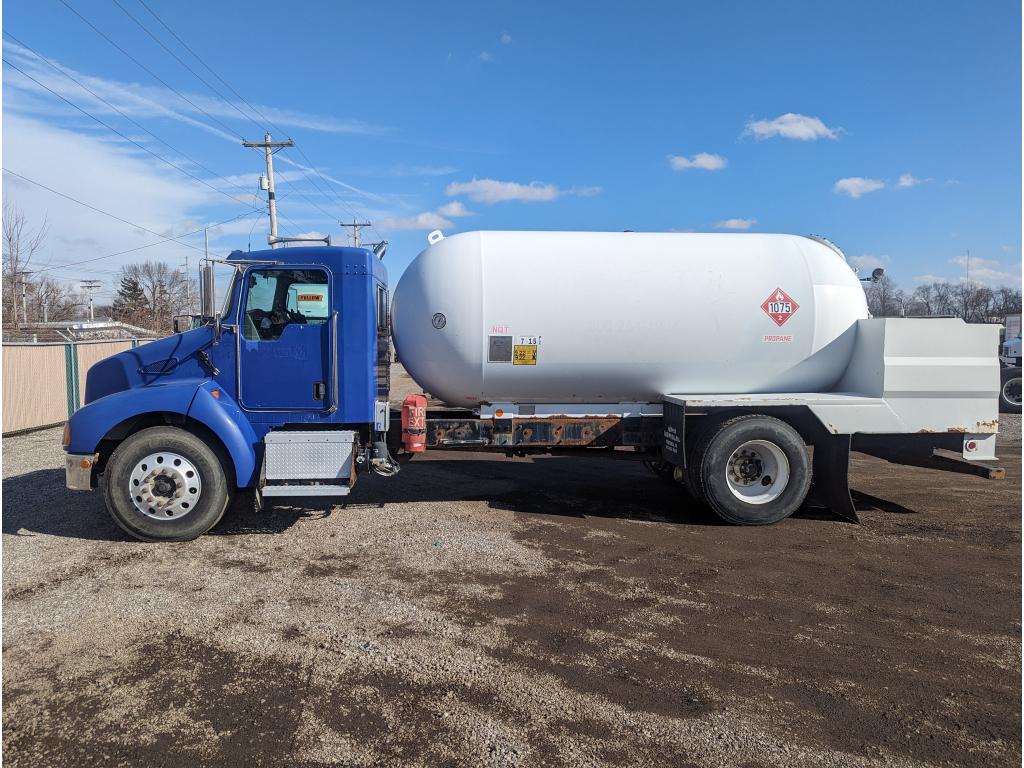 2005 Kenworth T300 LP Truck