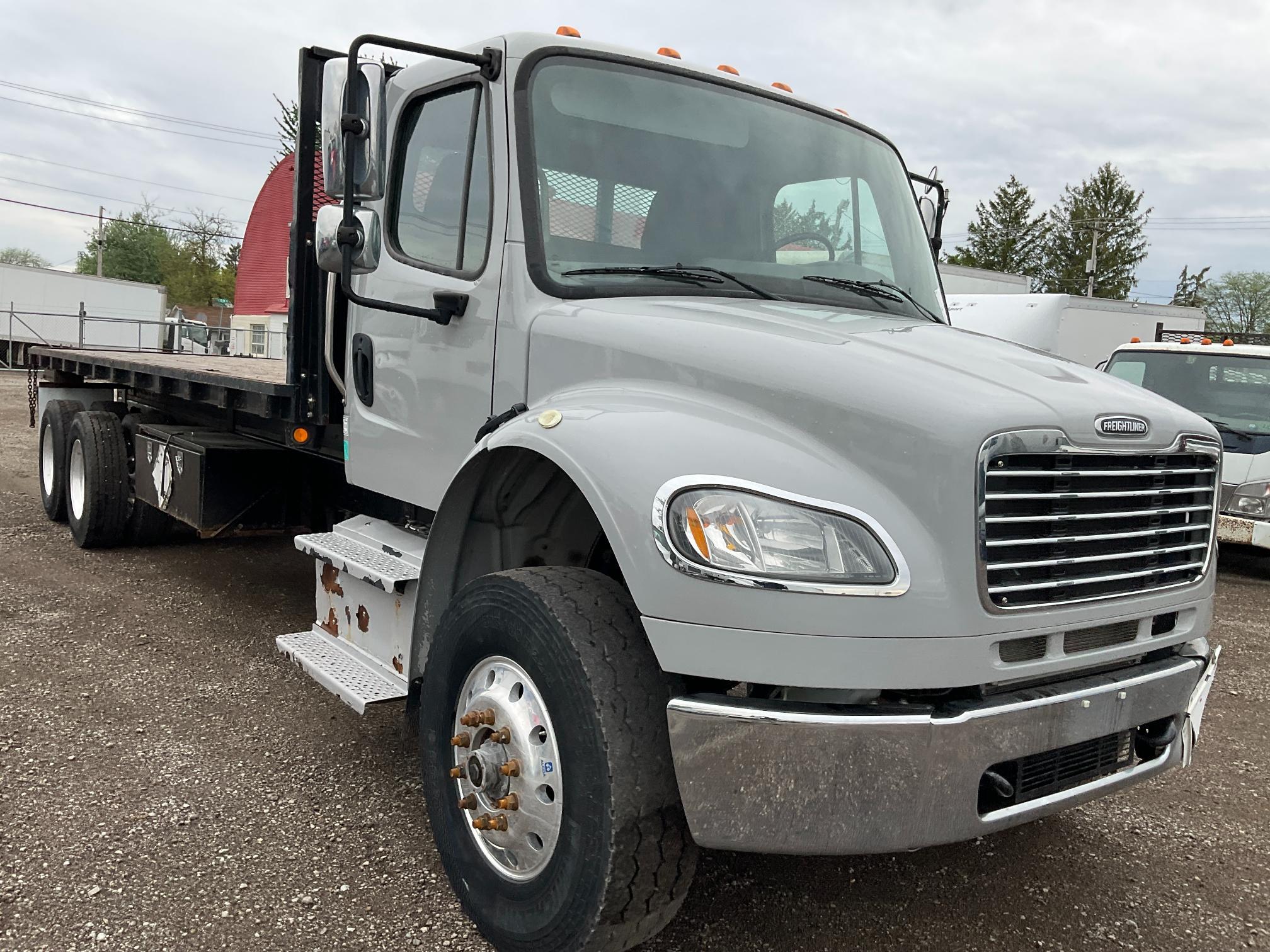 2017 Freightliner M2106 Flatbed w/ Moffett Hookup