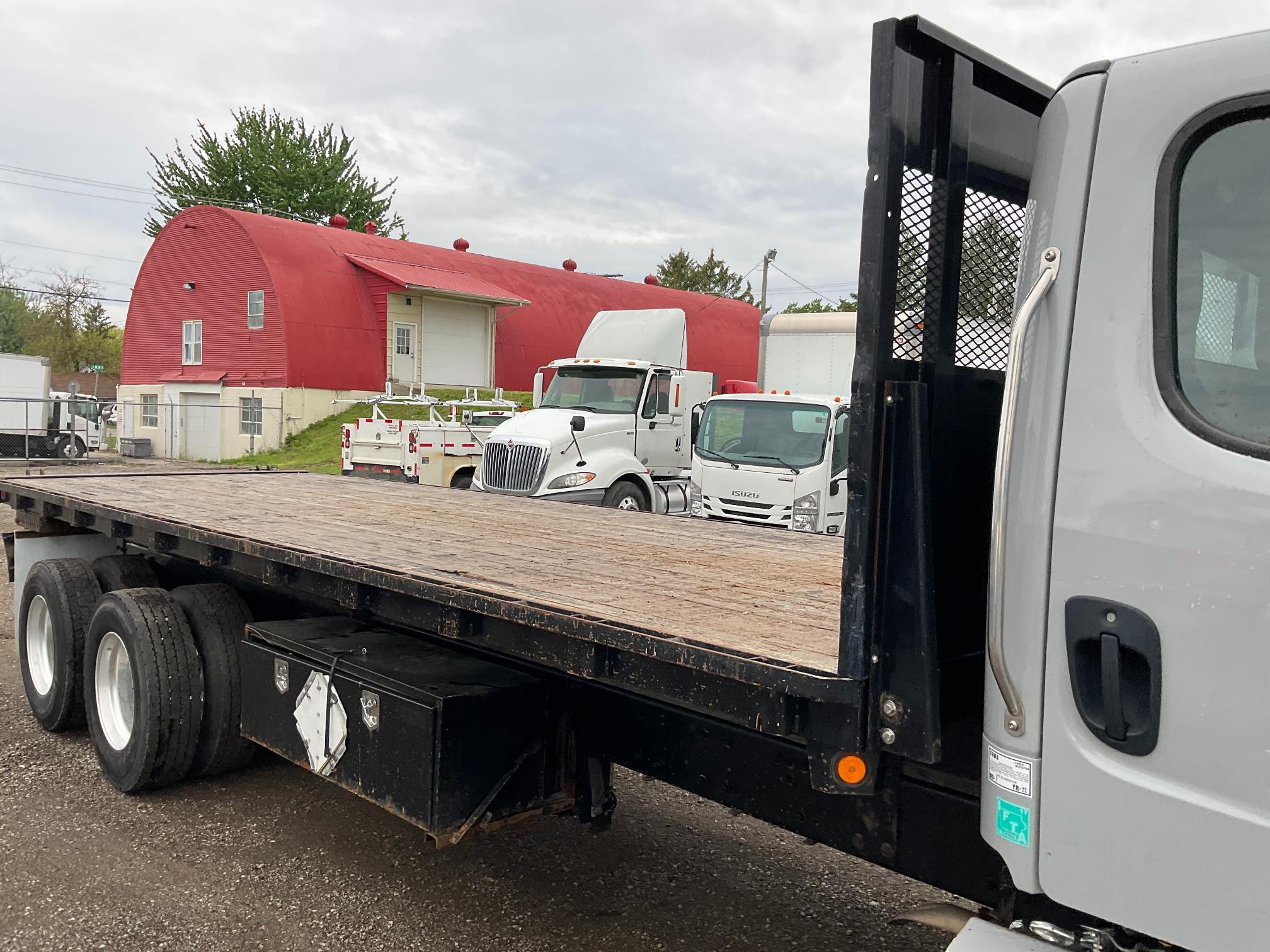 2017 Freightliner M2106 Flatbed w/ Moffett Hookup