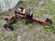 HYDRAULIC GAS POWERED WOOD SPLITTER, PULLS OVER, BRIGGS & STRATTON 7HP MOTOR