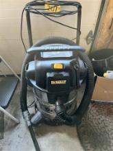 DEWALT SHOP VAC