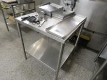 30X30 STAINLESS STEEL TABLE